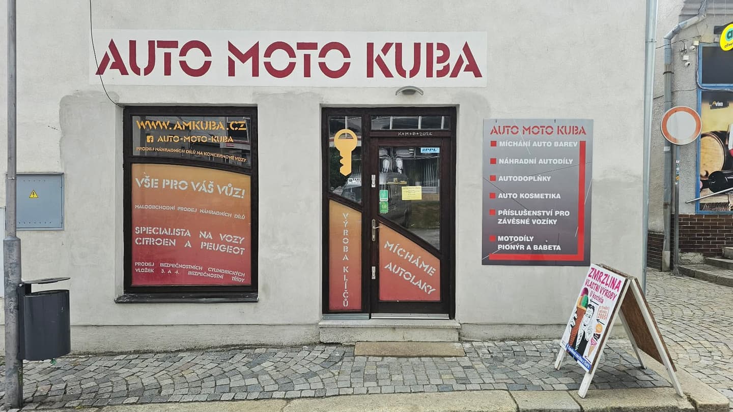 Vstup do prodejny Auto Moto Kuba